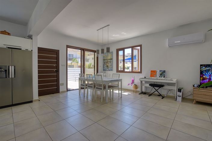 Image No.7-Villa de 4 chambres à vendre à Pernera