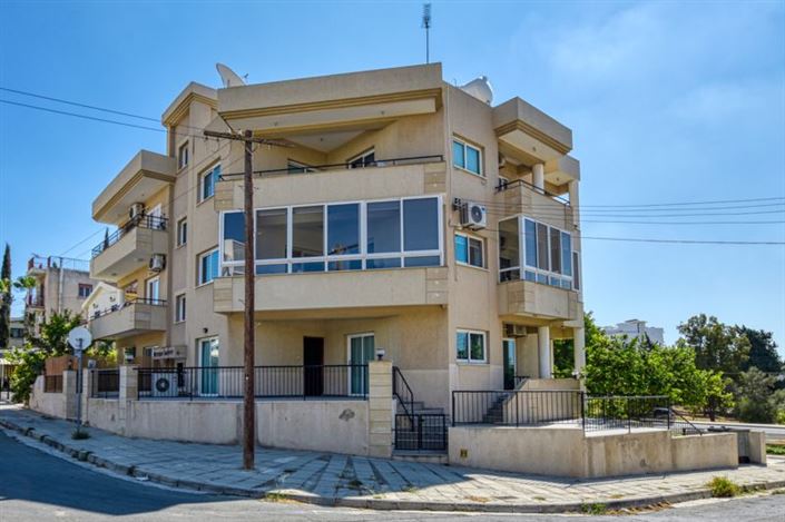 Image No.18-3 Bed Apartment for sale