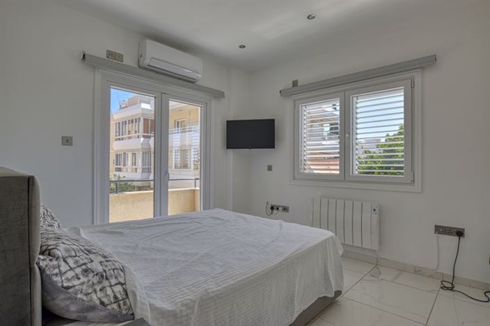 Image No.8-3 Bed Apartment for sale