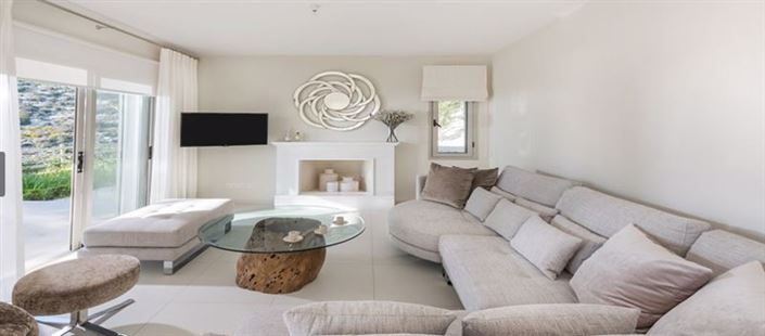 Image No.3-Villa de 4 chambres à vendre à Kamares Village