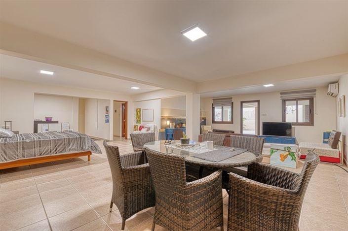 Image No.25-Bungalow de 4 chambres à vendre à Deryneia