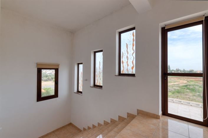 Image No.9-Villa de 4 chambres à vendre à Frenaros