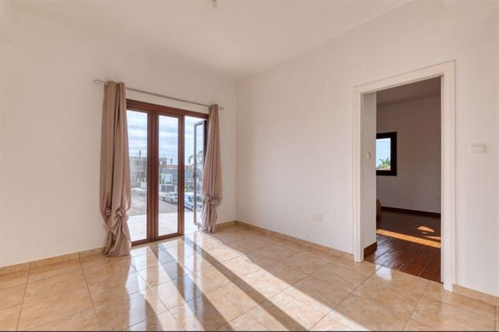 Image No.10-Villa de 4 chambres à vendre à Frenaros