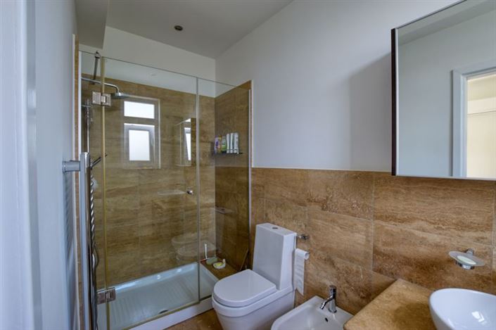 Image No.21-7 Bed Villa for sale