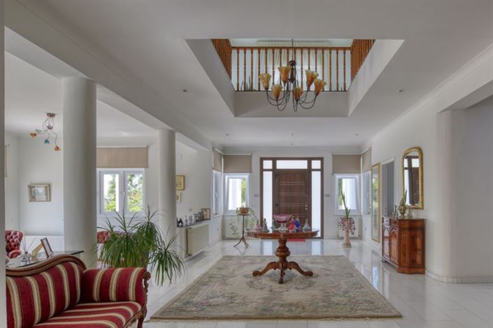 Image No.9-7 Bed Villa for sale