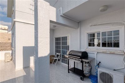 kitchen-dinning-balcony