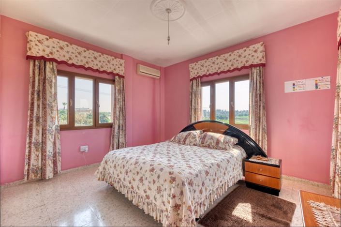 Image No.14-4 Bed Villa for sale