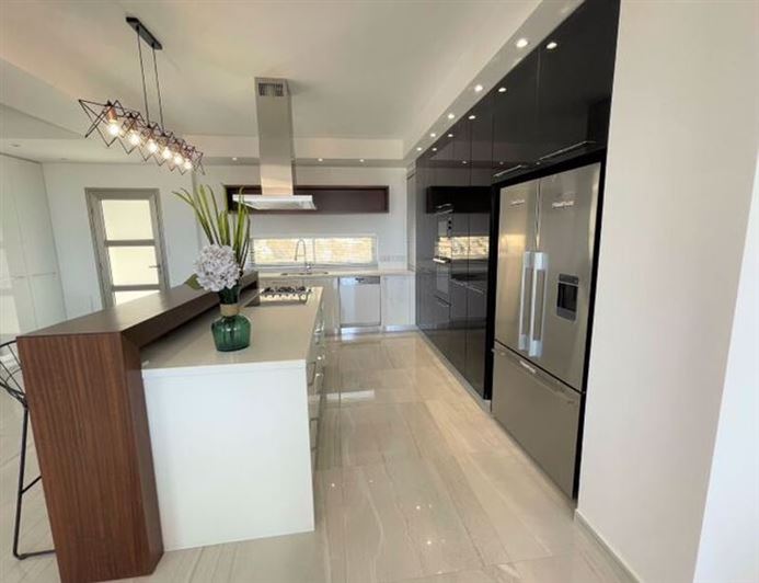 Image No.12-4 Bed Villa for sale