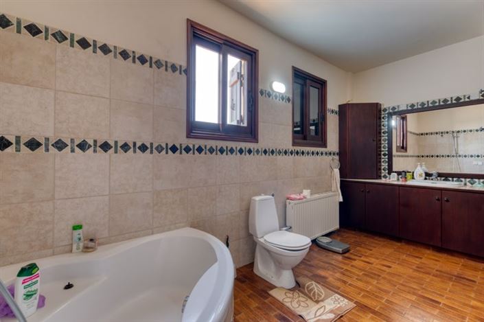 Image No.30-Villa de 6 chambres à vendre à Larnaca