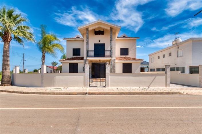 Image No.40-Villa de 6 chambres à vendre à Larnaca