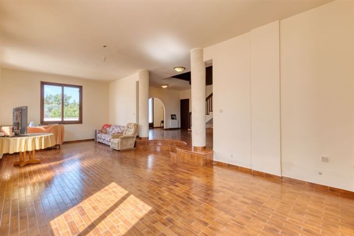 Image No.8-Villa de 6 chambres à vendre à Larnaca