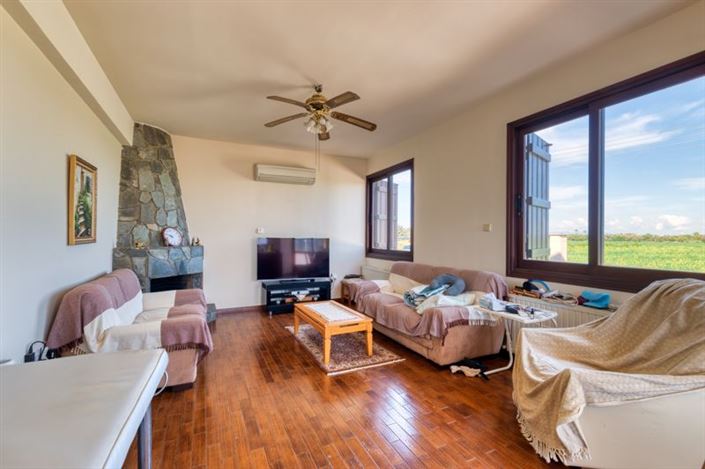 Image No.10-Villa de 6 chambres à vendre à Larnaca