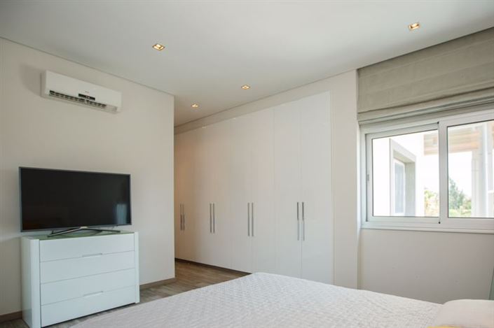 Image No.11-Villa de 4 chambres à vendre à Agios Tychonas