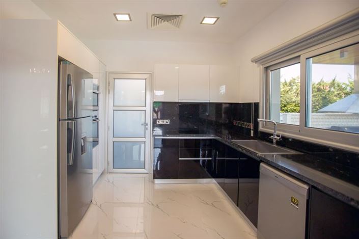 Image No.7-Villa de 4 chambres à vendre à Agios Tychonas