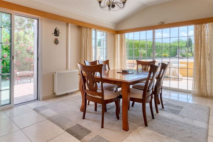 Image No.10-4 Bed Villa for sale