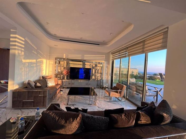 Image No.3-Villa de 4 chambres à vendre à Peyia