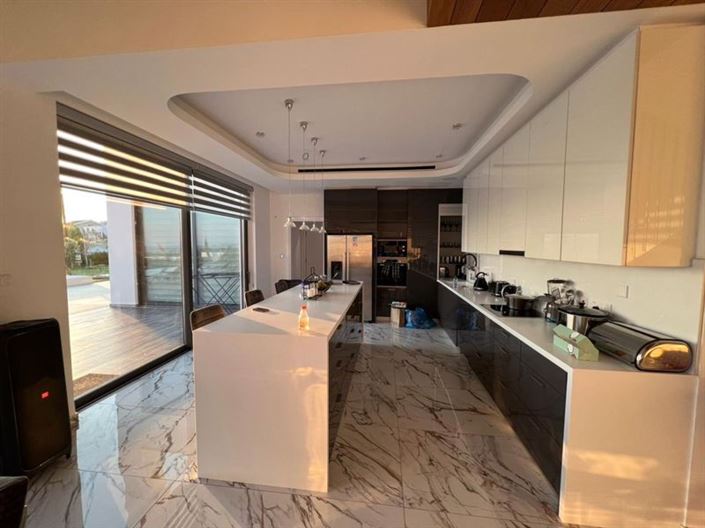 Image No.10-Villa de 4 chambres à vendre à Peyia