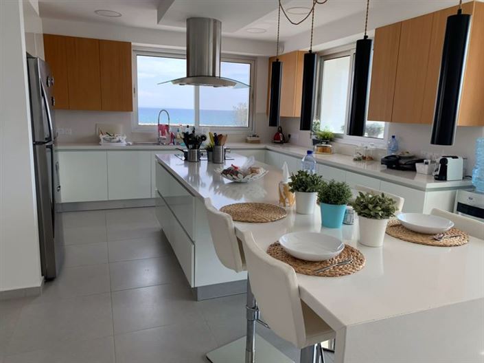 Image No.8-3 Bed Apartment for sale