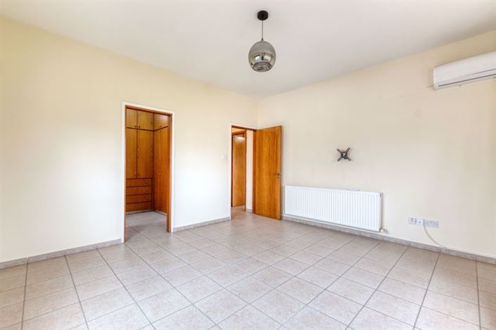 Image No.13-Villa de 4 chambres à vendre à Aradippou