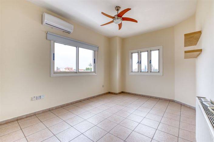 Image No.17-Villa de 4 chambres à vendre à Aradippou