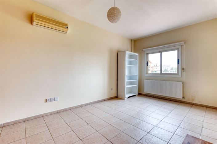 Image No.23-Villa de 4 chambres à vendre à Aradippou