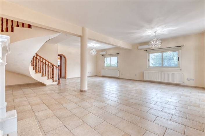 Image No.5-Villa de 4 chambres à vendre à Aradippou