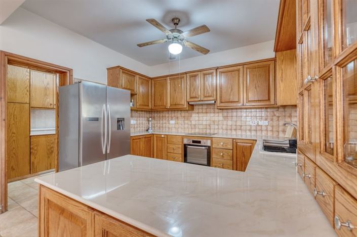 Image No.8-Villa de 4 chambres à vendre à Aradippou