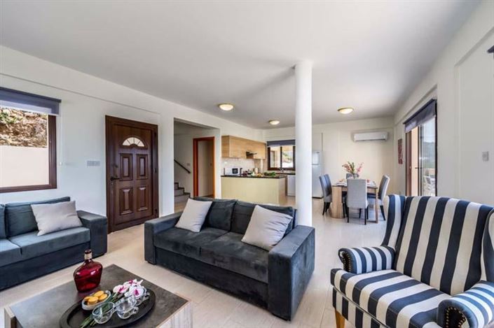 Image No.3-Villa de 4 chambres à vendre à Kissonerga