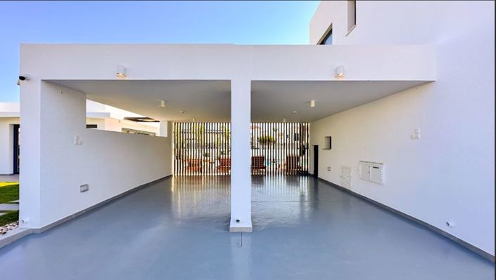 Image No.18-3 Bed Villa for sale