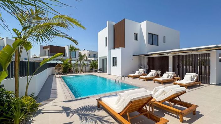 Image No.20-3 Bed Villa for sale