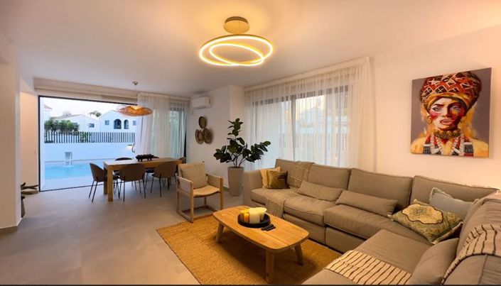 Image No.4-3 Bed Villa for sale