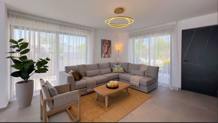 Image No.5-3 Bed Villa for sale