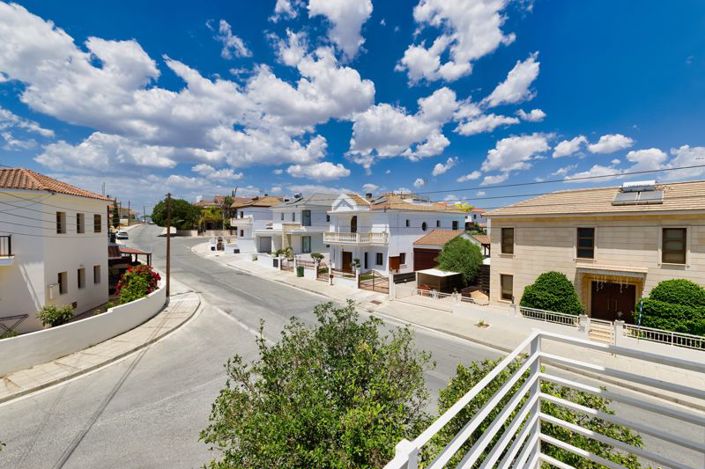 Image No.3-4 Bed Villa for sale