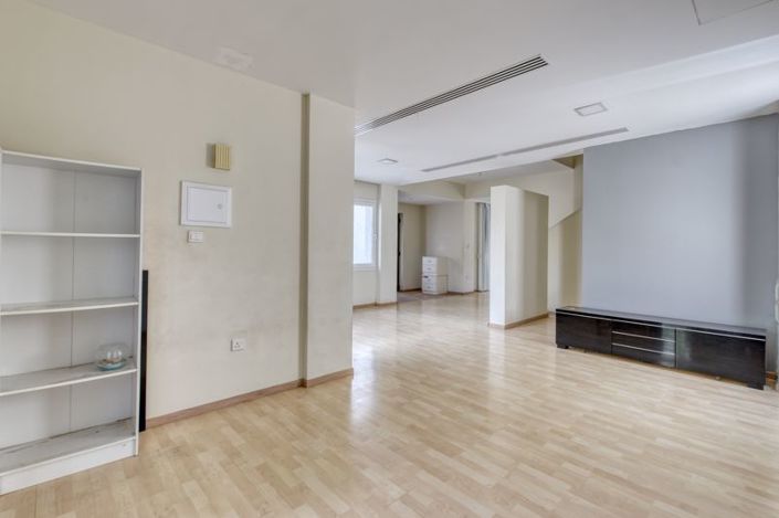 Image No.6-4 Bed Villa for sale