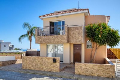 1 - Paralimni, Villa