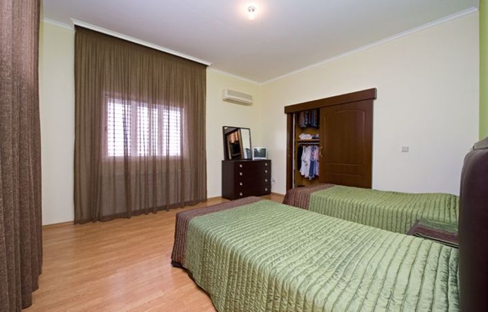 Image No.11-Bungalow de 4 chambres à vendre à Deryneia