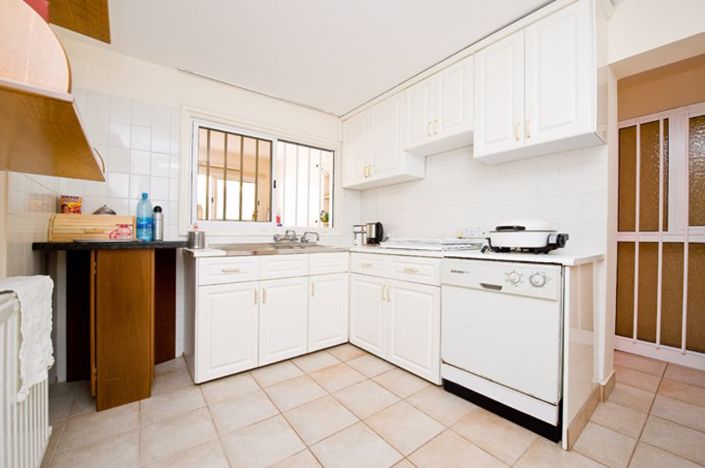 Image No.19-Bungalow de 4 chambres à vendre à Deryneia