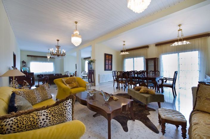 Image No.2-Bungalow de 4 chambres à vendre à Deryneia