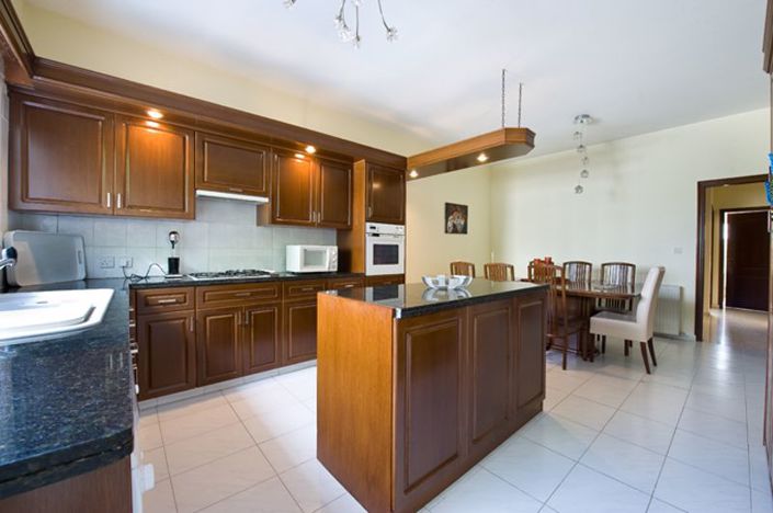 Image No.4-Bungalow de 4 chambres à vendre à Deryneia