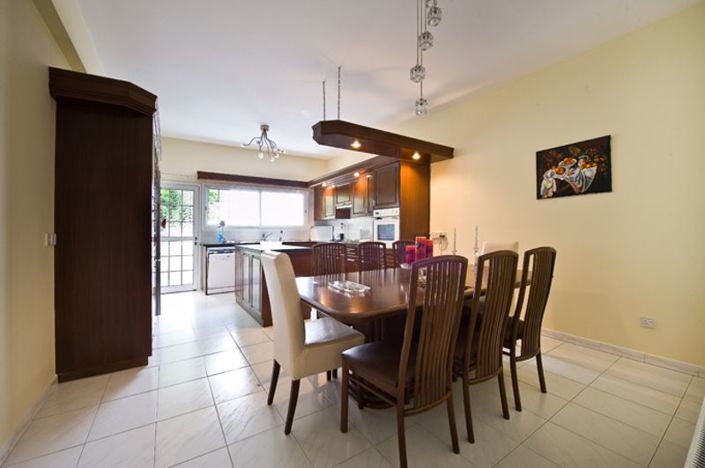 Image No.5-Bungalow de 4 chambres à vendre à Deryneia