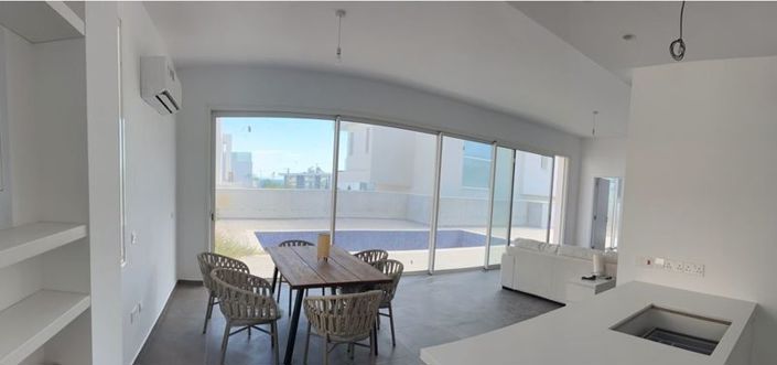 Image No.6-4 Bed Villa for sale