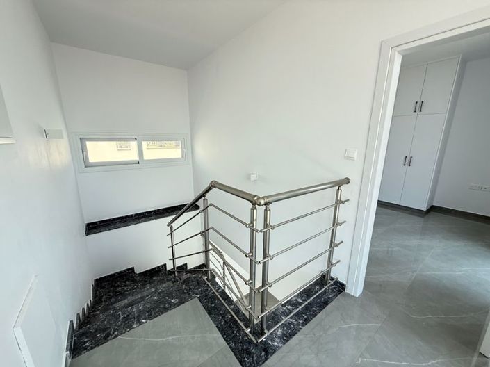 Image No.9-3 Bed Villa for sale