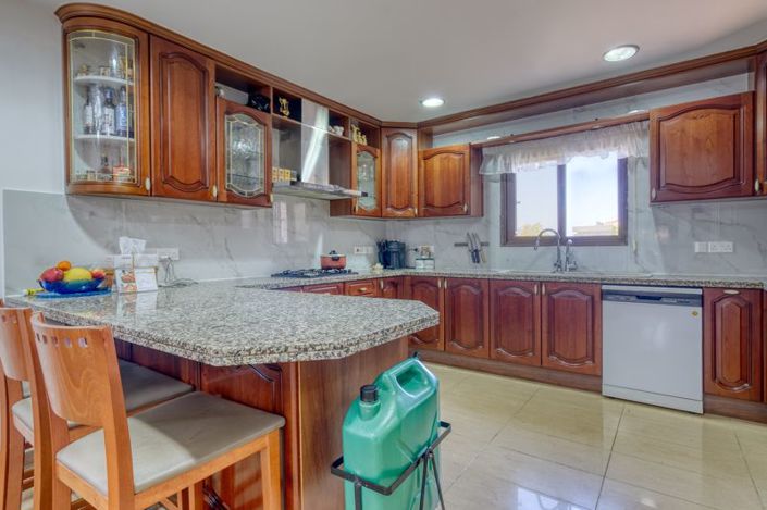 Image No.8-Villa de 5 chambres à vendre à Kokkines