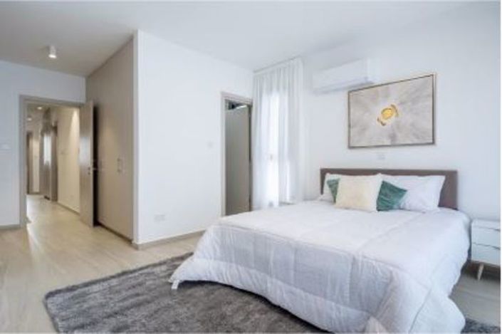 Image No.7-Villa de 5 chambres à vendre à Oroklini