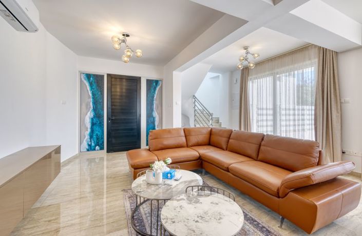 Image No.3-Villa de 5 chambres à vendre à Protaras