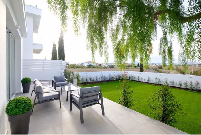 Image No.2-Villa de 5 chambres à vendre à Dromolaxia