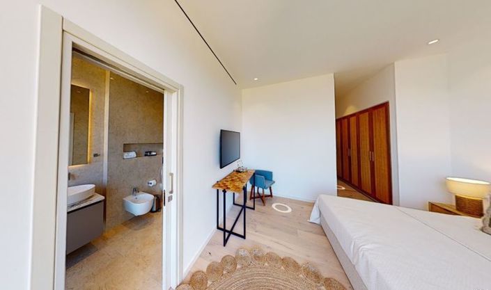 Image No.15-5 Bed Villa for sale