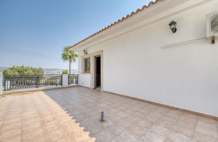 Image No.18-Villa de 4 chambres à vendre à Oroklini