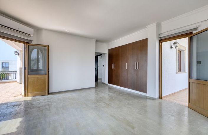 Image No.19-Villa de 4 chambres à vendre à Oroklini