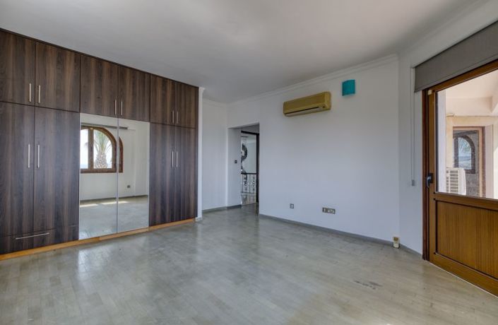 Image No.25-Villa de 4 chambres à vendre à Oroklini